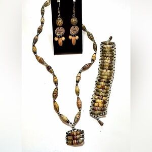 Vintage Handcrafted Boho Beaded Jewelry 3 pc Set - Necklace Earrings & Bracelet